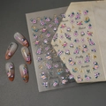 Autocollants luxueux pour ongles avec fleurs dorées et motifs floraux roses et violets - Style de Fleur de Rose Rose Pourpre (CO-284)