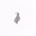 Pendentif en forme de conque argentée avec texture spirale et cristaux transparents - Conque en Zircone Argentée (Style 17)