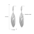 Pendientes de gota retorcidos en acero inoxidable plateado con acabado fino - Color Acero