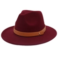 Détail du chapeau en feutre bordeaux avec ceinture en cuir marron et rivet doré - M(56-58cm) / Bordeaux