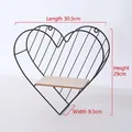 Estante de pared de corazón metálico negro con base de madera y dimensiones - Rejilla Negra Corazón