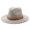 Détail du chapeau de soleil gris tissé avec ruban en similicuir marron et rivet doré - M (56-58cm) / Gris