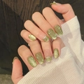 Olivgrüne Cat-Eye Kunstnägel mit handgemalten Blumen und filigranen Perlen - XS / 341-Kurz Oval