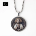 Macro detail van ronde roestvrijstalen religieuze Jezus portret hanger aan ketting - Stijl B / 50cm Kettinglengte