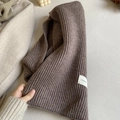 Sciarpa in maglia marrone scuro per l'inverno con tessuto spesso e piccola etichetta - Circa 160cm / Moka