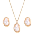 Conjunto de joyas de perlas barrocas doradas con un collar y pendientes de botón - Juego de 2 piezas de perlas artificiales barrocas irregulares (Collar + Pendientes) / Dorado