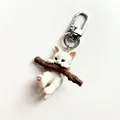 Niedliche weiße Katze am Ast Schlüsselanhänger mit silbernem Metallverschluss - Schlüsselanhänger / Katze auf Zweig Schlüsselanhänger