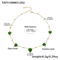 Detailansicht der 18k vergoldeten Halskette mit grünen Herzanhängern und Größenangaben - Grüne Strass-Halskette (TXP510) / 42+5cm / Gold