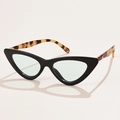 Occhiali da sole cat-eye retrò con montatura nera, stanghette tartarugate e lenti verdi - Tartaruga Verde