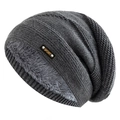 Berretto invernale in maglia grigio scuro con fodera in pile e toppa Sport per uomo - L(54-60cm) / Grigio