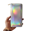 Portafoglio lungo in PU olografico laser con riflessi arcobaleno e cerniera dorata - Argento