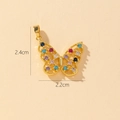 Dettaglio dimensioni ciondolo a farfalla dorato con zirconi colorati, misura 2,4cm x 2,2cm - O-Farfalla Gemma Colorata (2.4x2.2cm)