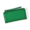 Portafoglio lungo trapuntato verde in pelle con cinturino e finiture dorate - Verde