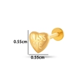 Piercing a cuore in titanio dorato con incisione KISS ME e retro piatto - Stile Cuore KISS ME (T2510-6#黄金)