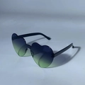 Lunettes de soleil cœur sans monture à dégradé bleu-vert avec branches noires élégantes - Dégradé Gris Fluorescent