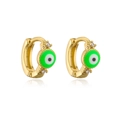 Details von vergoldeten Evil Eye Ohrringen mit grüner Emaille und weißen Zirkonsteinen - Gold mit Grün
