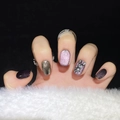 Handgefertigte lila Katzenaugen-Press-on-Nägel mit Glitzer und Metall-Hasen-Anhänger - Lila Katzenauge Hasen-Stil / Extra Klein (XS)