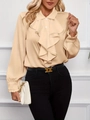 Dettaglio dell'elegante camicia a balze albicocca con maniche lunghe in chiffon - S / Albicocca