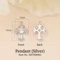 Ciondolo a croce in argento con zircone, 10x14mm, vista frontale e posteriore - Oro Bianco