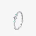 Anillo elegante de plata s925 con diamante central brillante y detalles en circón azul claro - Talla US 5 / Plateado