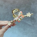 Elegant gold flower hair claw clip with pink enamel, pearls and sparkling rhinestones - Butterfly Flower Enamel Color Claw
