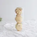 Trois boules de Noël crème 8cm avec motifs pailletés dorés dans boîte cadeau - 8cm Boule Fil d'Or Blanc Cassé