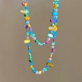 Collar bohemio de cuentas arcoíris con piedras naturales irregulares y trozos de concha - Colorido