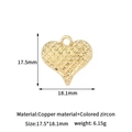 Detailansicht des goldenen Herzanhängers mit Maßen 17,5x18,1mm und Zirkonia-Inlay - 14K Gold Texturiertes Herz CDNE215