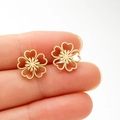 Pendientes de flor retro en acero inoxidable dorado con pétalos en forma de corazón - Dorado