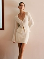 Conjunto chic de punto calado crema con cárdigan de cuello en V y falda corta ajustada - S / Blanco Roto