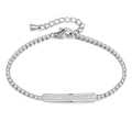 Elegante pulsera tenis de acero inoxidable plateado con micro-pedrería sobre fondo blanco - Color Acero