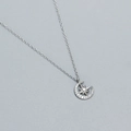 Elegante collana in argento S925 con pendente luna e stella impreziosita da diamanti lucidi - Argento 925 / Oro Bianco