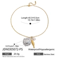 Dettaglio della collana in acciaio inossidabile dorato con ciondoli sole e perla e misure - Stile Ciondolo Sole Pesce (JDN0305072-PS)