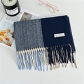 Sciarpa bicolore blu marino e bianco effetto cashmere con frange e etichetta - Blu Notte