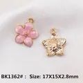 Pendenti a fiore di ciliegio in smalto rosa con dettagli dorati per gioielli fai da te - Fiore rosa a cinque petali BK1362#