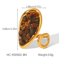 Dimensioni dettagliate di un anello vintage dorato con pietra marrone, largo 1,96 cm - Marrone/Stile Occhio di Tigre(HC-R30563-BN)