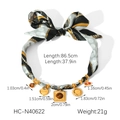 Dettaglio della collana foulard con ciondoli dorati a cuore, sole e scarabeo e dimensioni - Collana Stampa Amore Cuore Ciliegia Sole (HC-N40622)