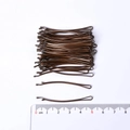 Barrettes à cheveux marron en métal pour coiffure sur fond blanc 5 cm - Barrette Incurvée Régulière / 5cm (50 Pièces/Paquet) / Marron
