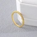 Bague pavée minimaliste plaquée or 18k sertie de zircons ronds étincelants - 21 Zircons Taille 8