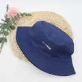 Dunkelblauer Anglerhut aus Baumwolle mit Fischstickerei auf einer Naturstrohmatte - M(56-59CM) / Marineblau