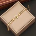 Bracelet multicouche arbre de vie doré avec zircons blancs sur une boîte beige - Style Arbre de Vie (3#Arbre de Vie)