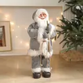 Statuetta di Babbo Natale grigio in piedi con bastone di legno e pelliccia, 47cm - Grigio Stile B