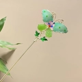 Detail einer chinesischen Haarnadel mit Minz-Schmetterling und rosa Blütenkunst - Minzgrüner Schmetterling Rosa Blume Quasten-Stil (7757)
