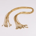 Primer plano de cadenas de serpiente doradas con cierres de langosta sobre fondo blanco - 2mm*50cm (Paquete de 10 piezas) / Dorado