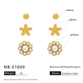 Juego de tres pares de pendientes de acero inoxidable dorado con diseños variados - Juego de Pendientes de Botón de Perla y Flor Dorada (NB-E1600)