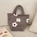 Piccola borsa in feltro grigio-marrone con toppe floreali 3D e etichetta logo - Jacquard Fiori Grigi