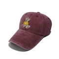 Klassische burgunderrote Baseballkappe aus gewaschener Baumwolle mit Bärenstickerei - M (56-58cm) / Burgunderrot