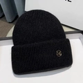 Black ribbed knit beanie with gold metal M logo badge in a luxury gift box - M-Logo Thickened Style / Black