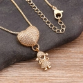 Collana placcata oro 18k con pendenti cuore e bimba con pavé di cristalli - 1 Ragazza