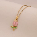 Detailansicht der Tulpen-Halskette mit rosa Emaille-Blüten und grünen Blättern in Gold - 5# Rosa Tulpe